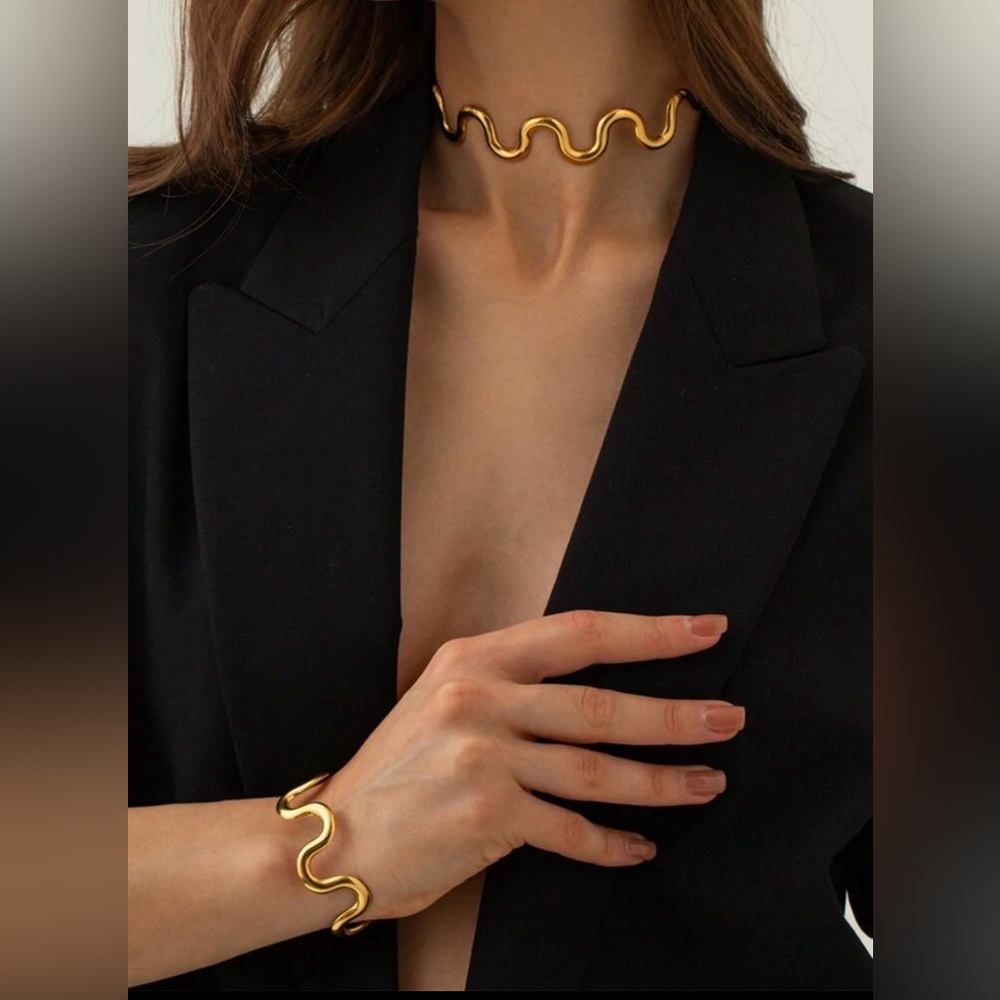 Dainty Wave Gold Chunky Necklace Set